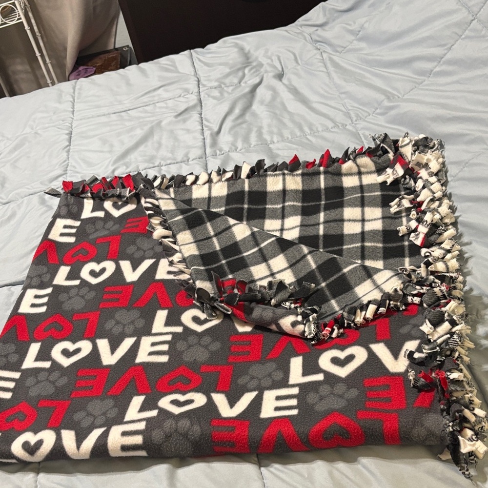 Charming Love Design Blanket - Gray, Red, Black